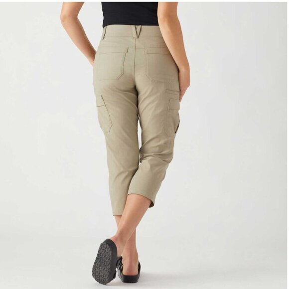 Duluth Trading Women's Dry on the Fly Capris Pants‎ 6 Tan Hiking Outdoor Nylon - Picture 12 of 12